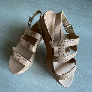 Stuart Weitzman Beige Platform Wedge, size 8